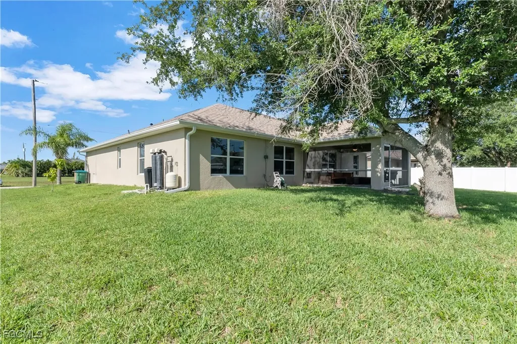 109 NW 14th Street Cape Coral FL 33993