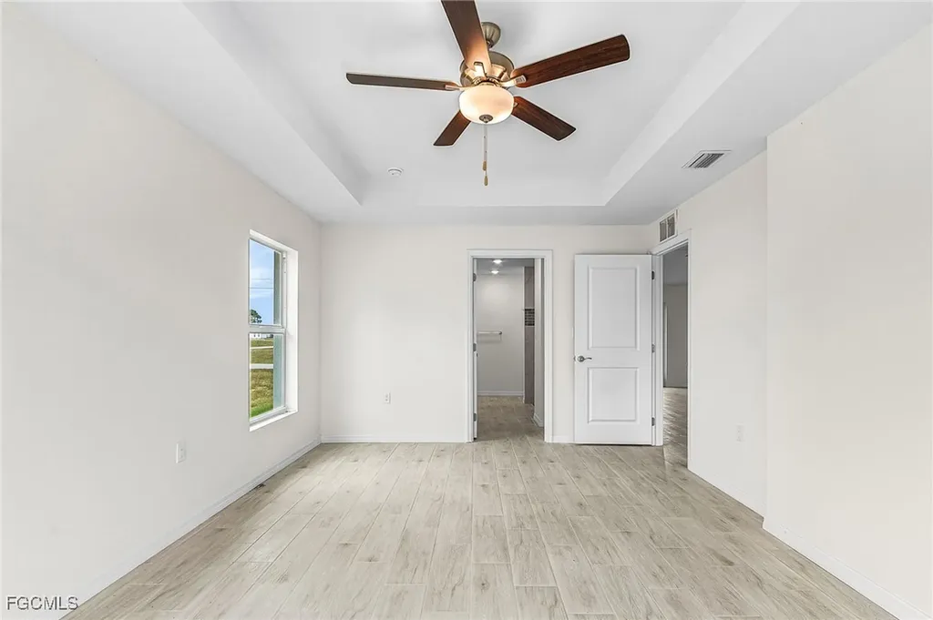 3916 NE 9th Place Cape Coral FL 33909