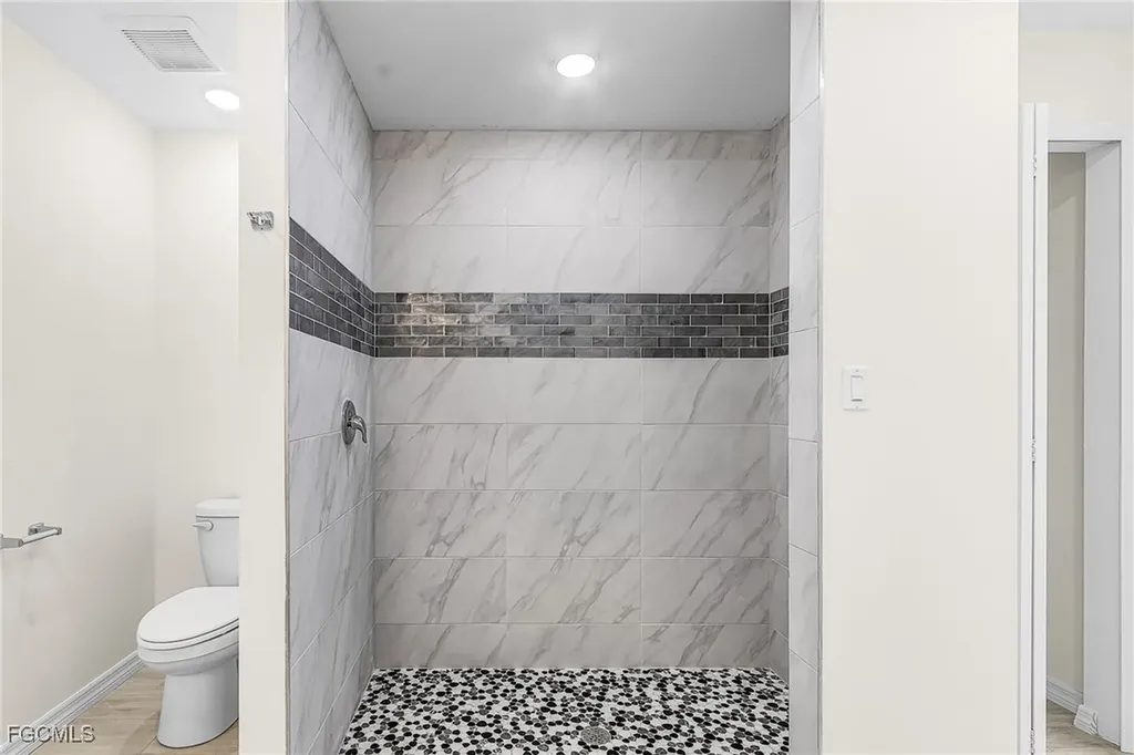 3916 NE 9th Place Cape Coral FL 33909