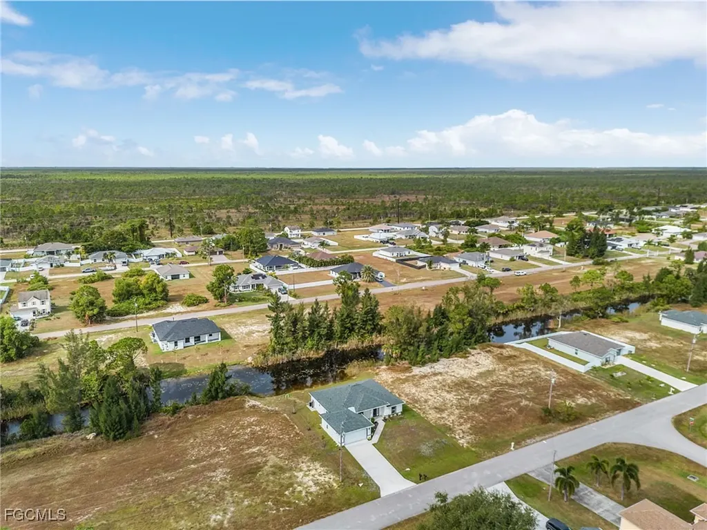 3916 NE 9th Place Cape Coral FL 33909