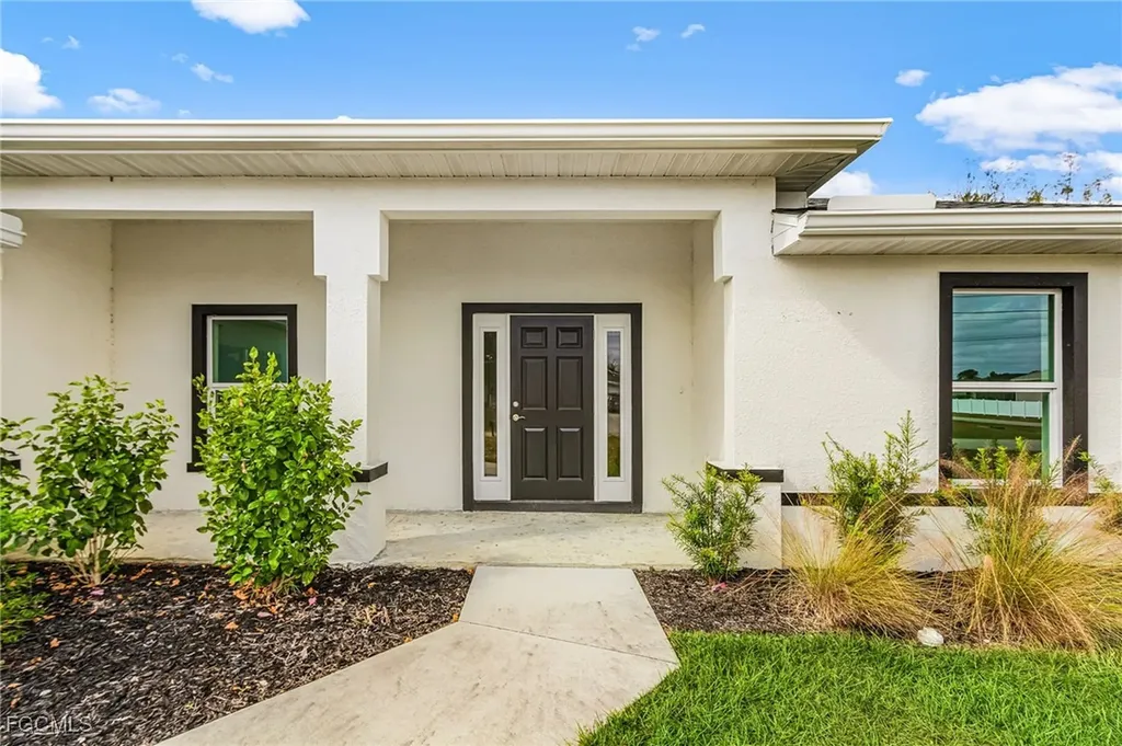 3916 NE 9th Place Cape Coral FL 33909