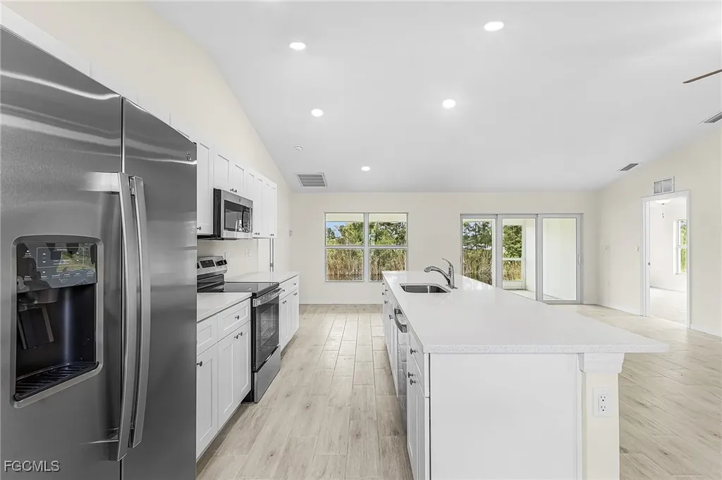 3916 NE 9th Place Cape Coral FL 33909