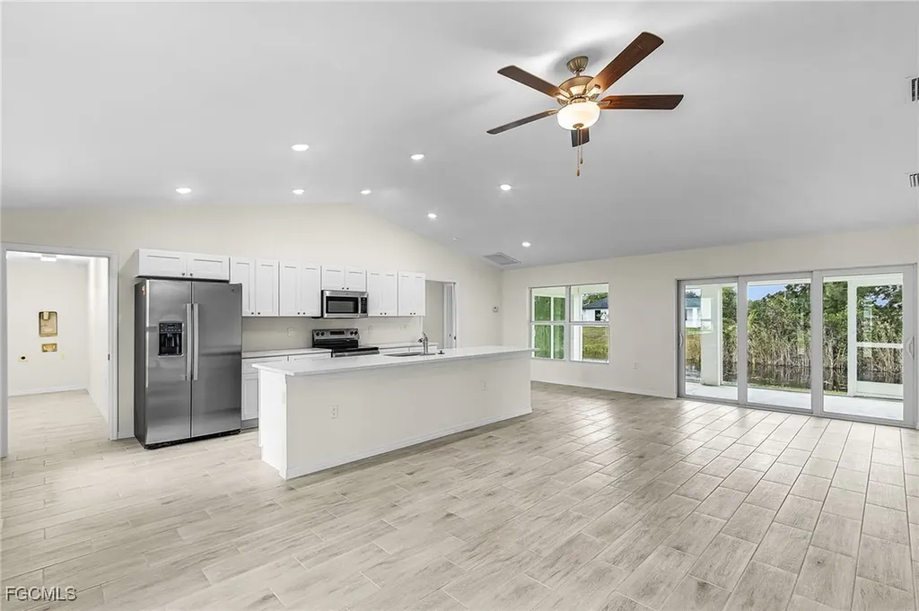 3916 NE 9th Place Cape Coral FL 33909