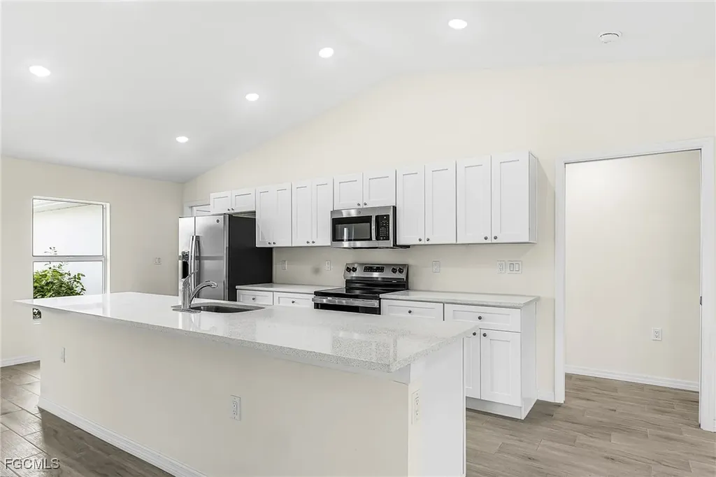 3916 NE 9th Place Cape Coral FL 33909