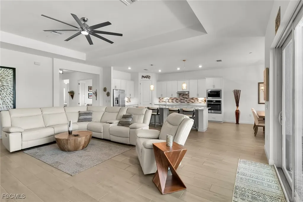 17190 Serengeti Circle Alva FL 33920