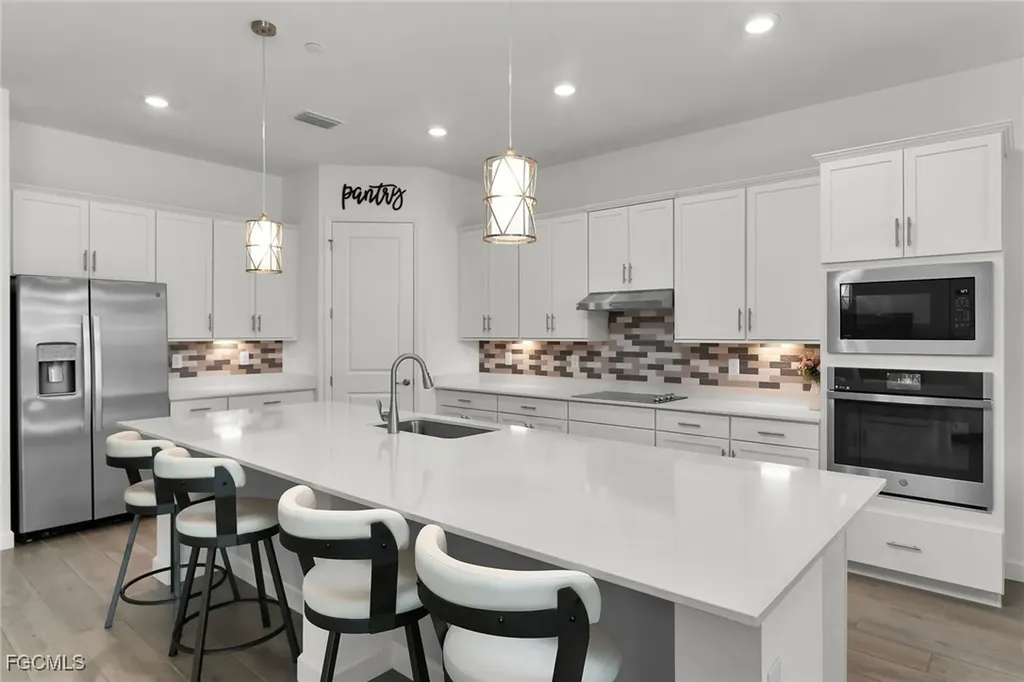 17190 Serengeti Circle Alva FL 33920