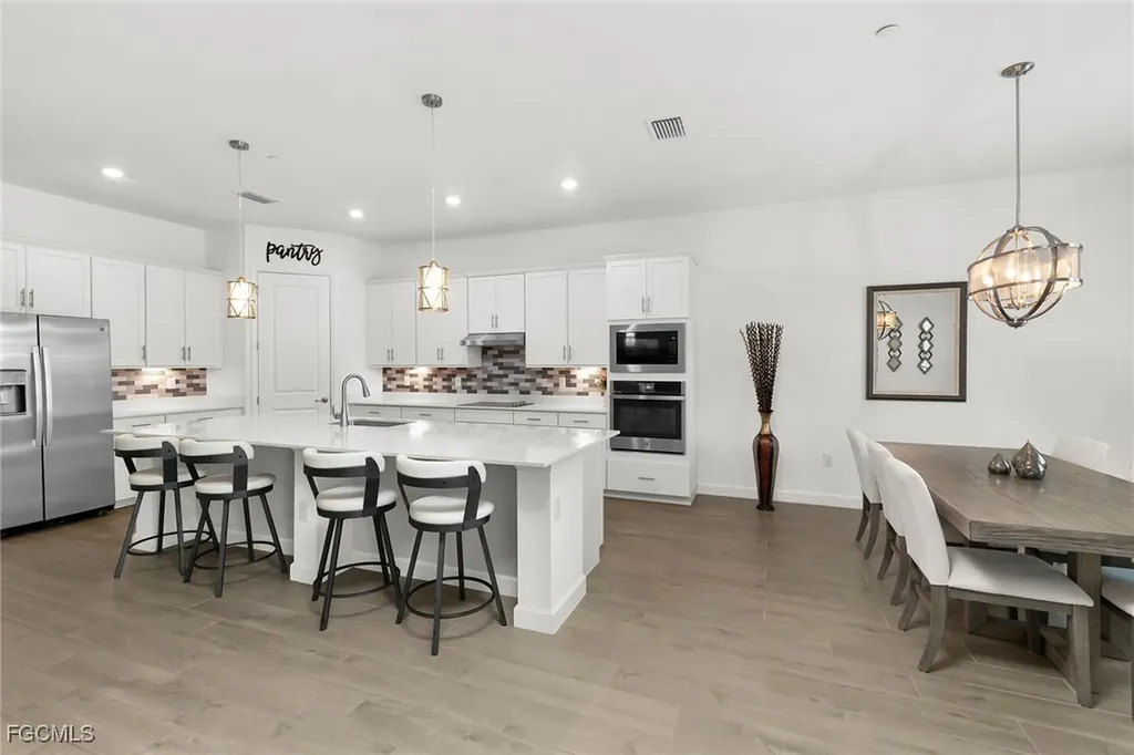 17190 Serengeti Circle Alva FL 33920