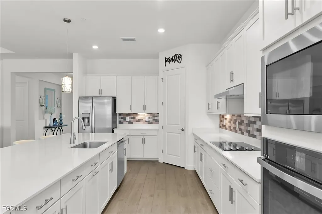 17190 Serengeti Circle Alva FL 33920