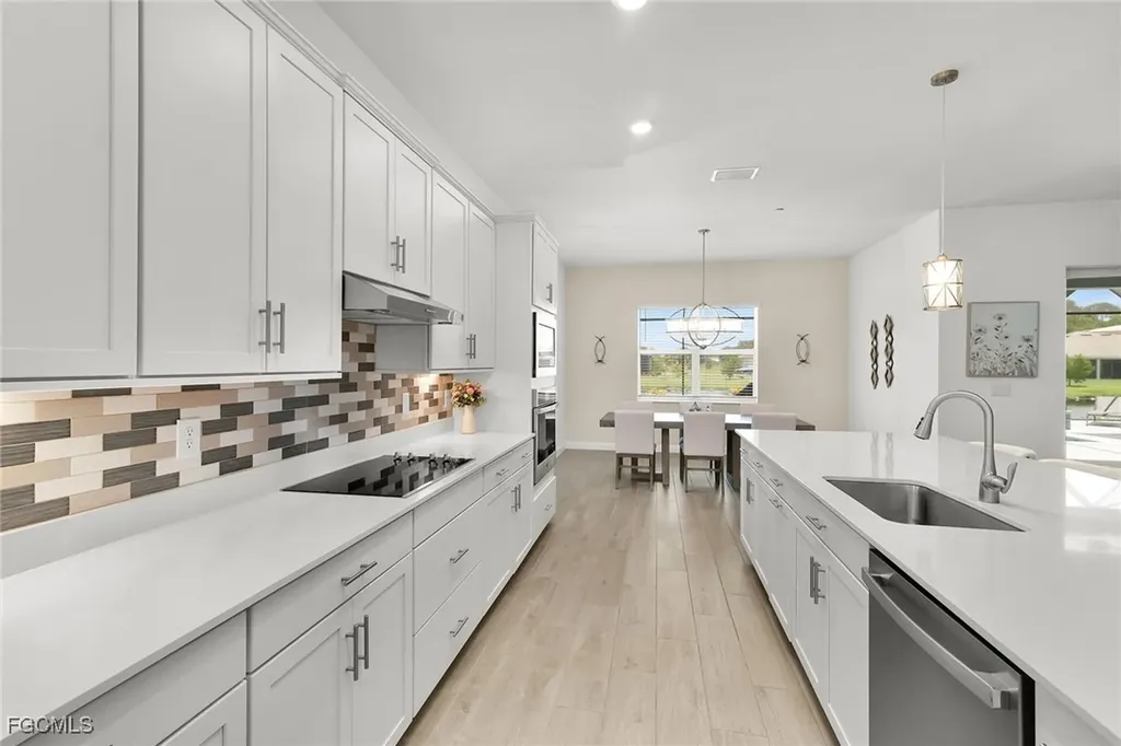 17190 Serengeti Circle Alva FL 33920