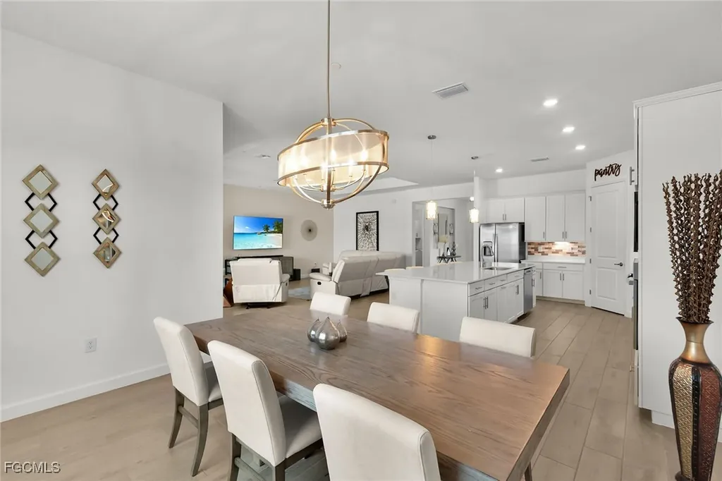 17190 Serengeti Circle Alva FL 33920