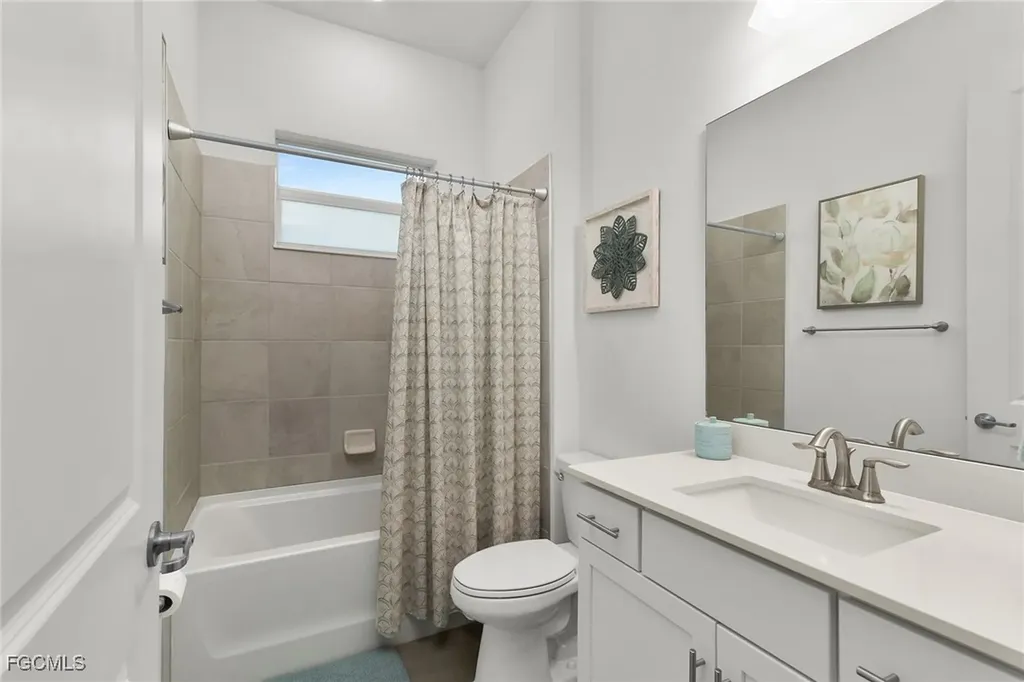 17190 Serengeti Circle Alva FL 33920