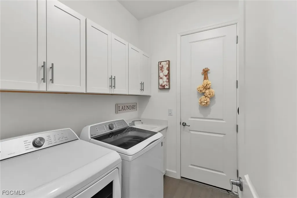 17190 Serengeti Circle Alva FL 33920