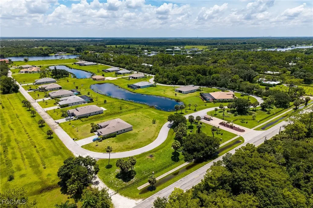 17190 Serengeti Circle Alva FL 33920