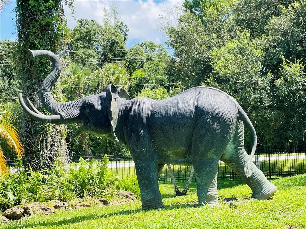 17190 Serengeti Circle Alva FL 33920