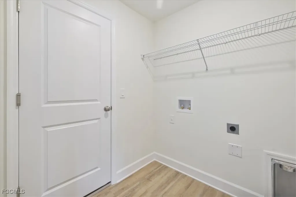 1136 NW 9th Terrace Cape Coral FL 33993