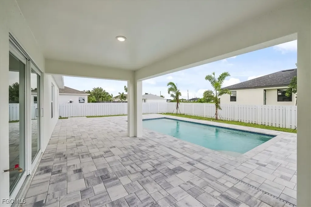 1136 NW 9th Terrace Cape Coral FL 33993