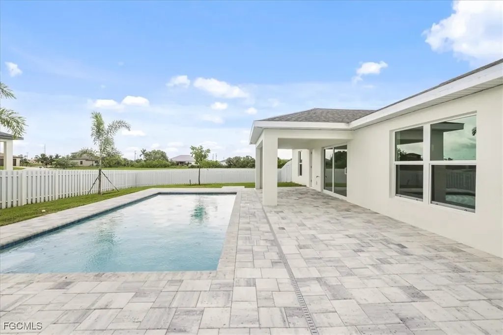 1136 NW 9th Terrace Cape Coral FL 33993