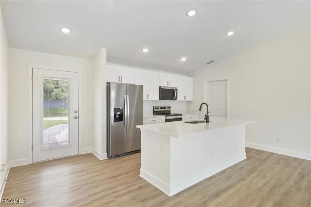 1136 NW 9th Terrace Cape Coral FL 33993