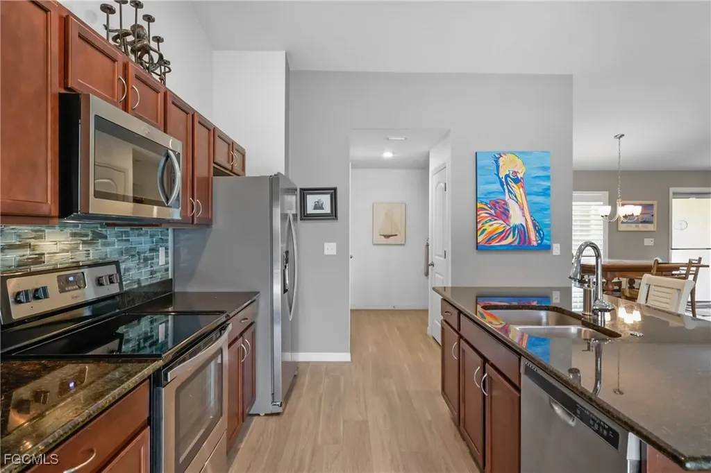 1108 SW 11th Place Cape Coral FL 33991