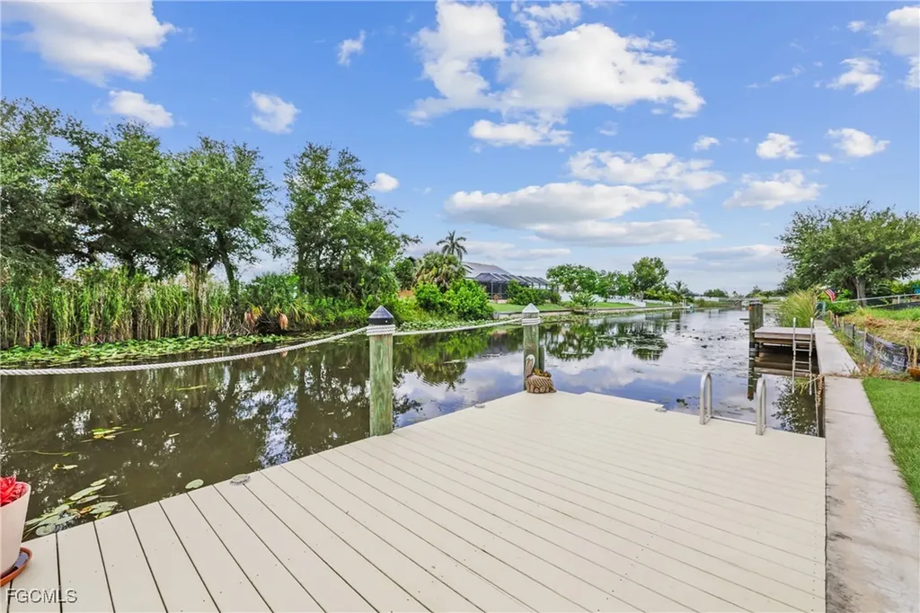 1108 SW 11th Place Cape Coral FL 33991