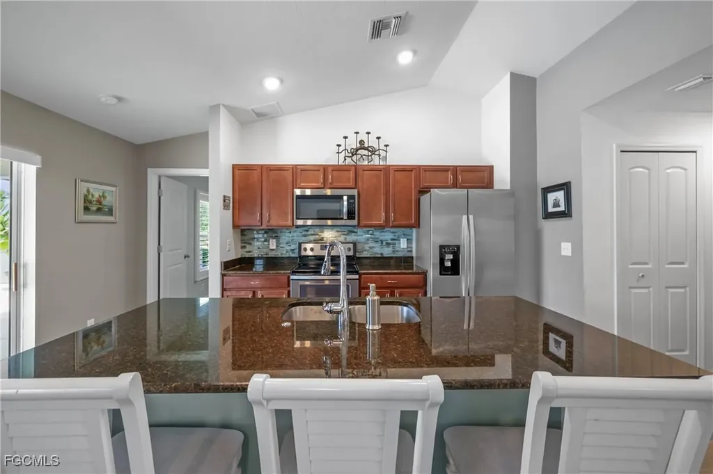 1108 SW 11th Place Cape Coral FL 33991