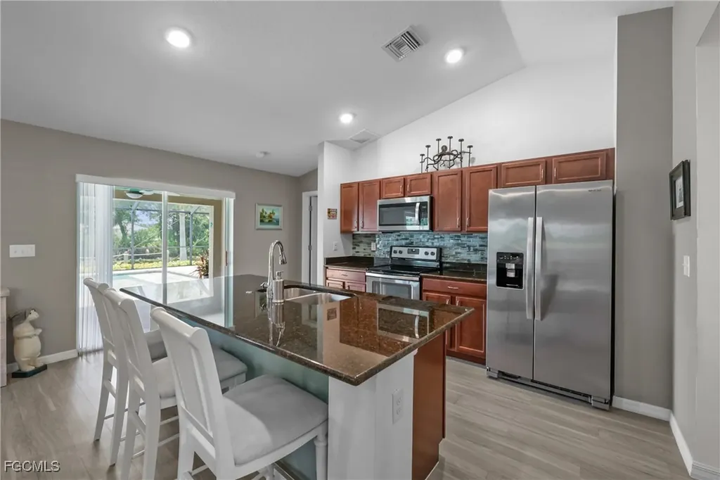 1108 SW 11th Place Cape Coral FL 33991