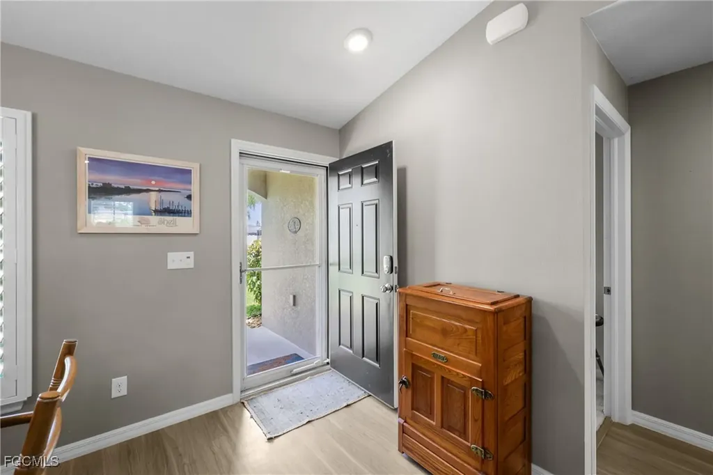 1108 SW 11th Place Cape Coral FL 33991