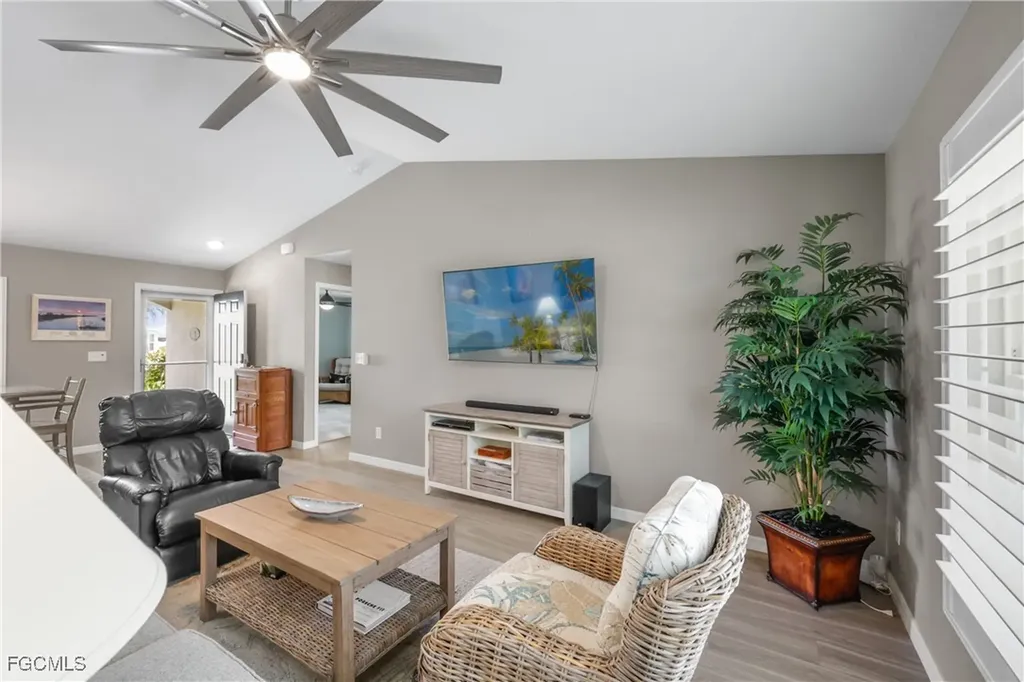 1108 SW 11th Place Cape Coral FL 33991