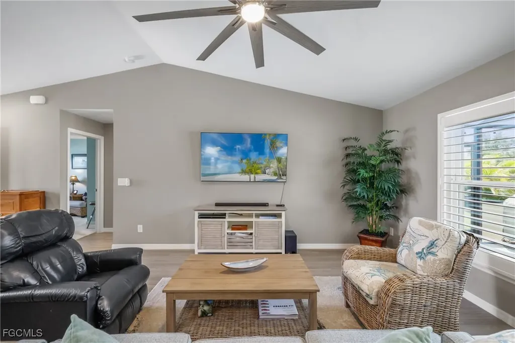 1108 SW 11th Place Cape Coral FL 33991