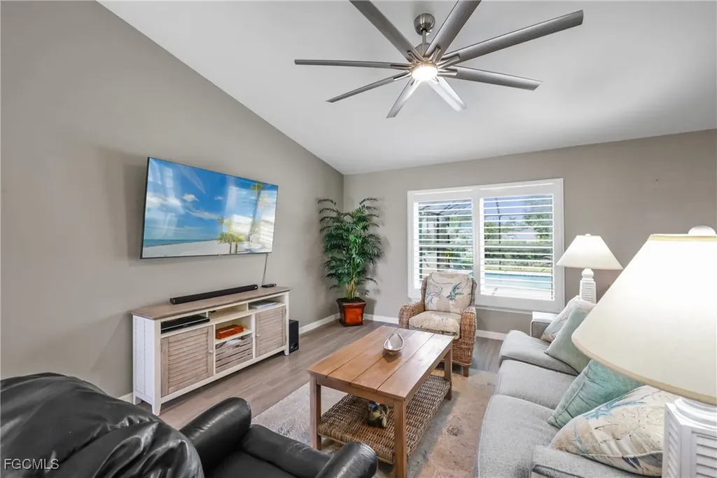 1108 SW 11th Place Cape Coral FL 33991