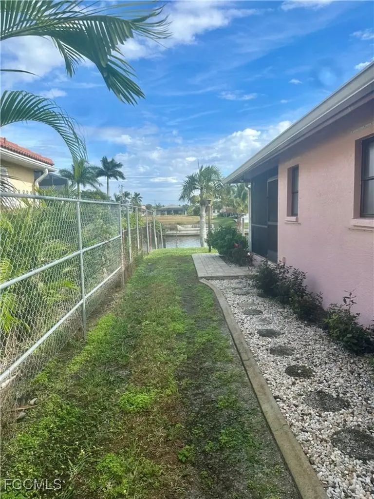 4101 SW 28th Place Cape Coral FL 33914