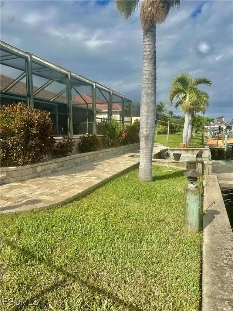 4101 SW 28th Place Cape Coral FL 33914