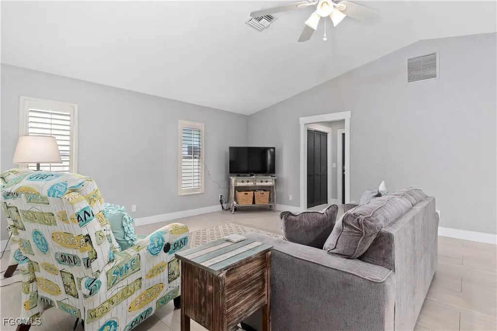 3425 SE 4th Avenue Cape Coral FL 33904