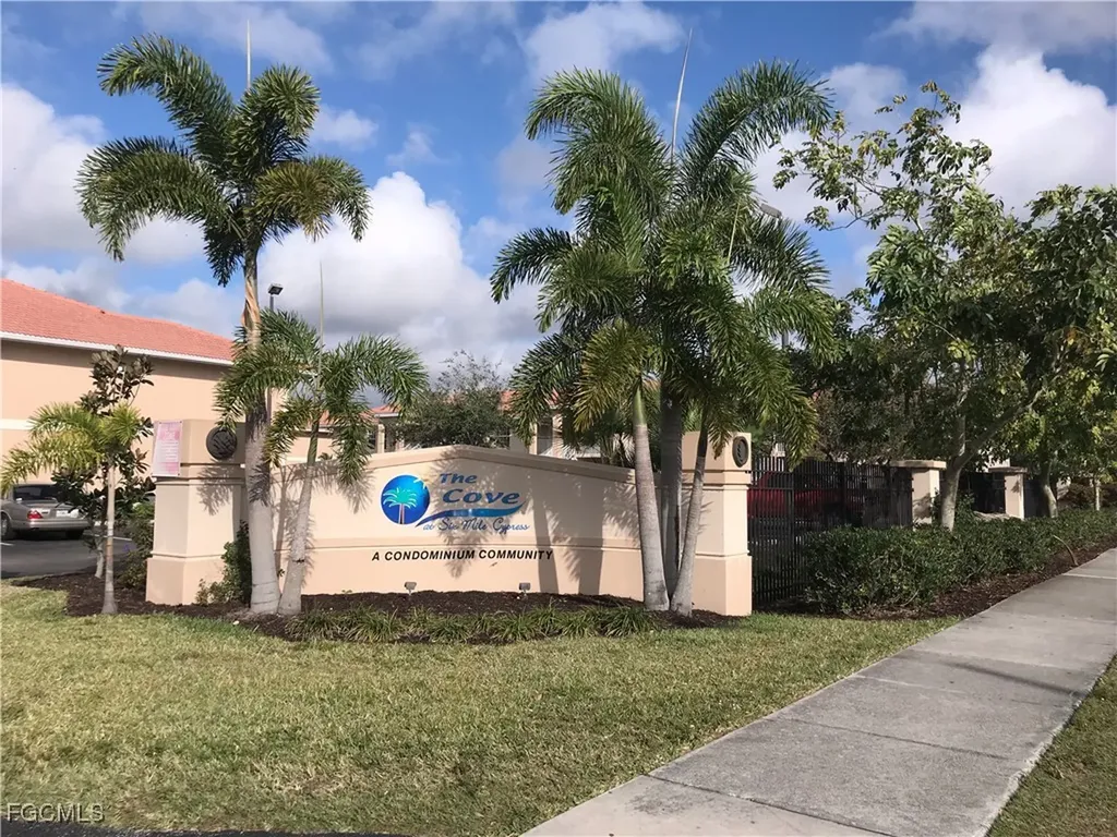 8423 Bernwood Cove Loop Fort Myers FL 33966