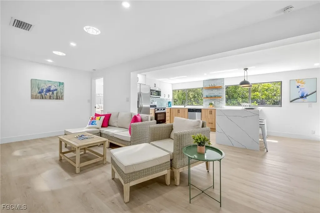 1105 Skiff Place Sanibel FL 33957