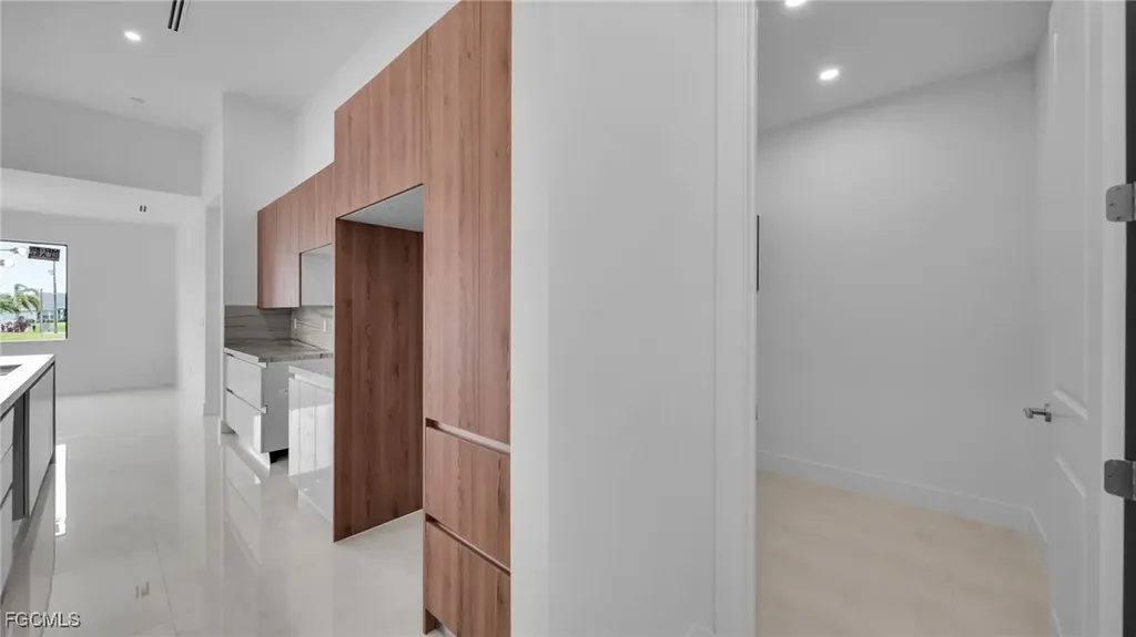 1713 NW 2nd Street Cape Coral FL 33993