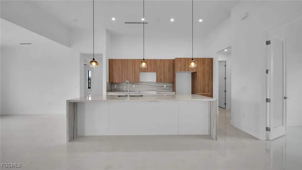 1713 NW 2nd Street Cape Coral FL 33993