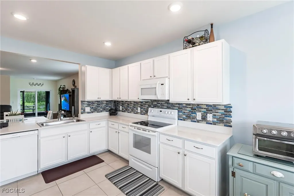 3313 Acapulco Circle Cape Coral FL 33909