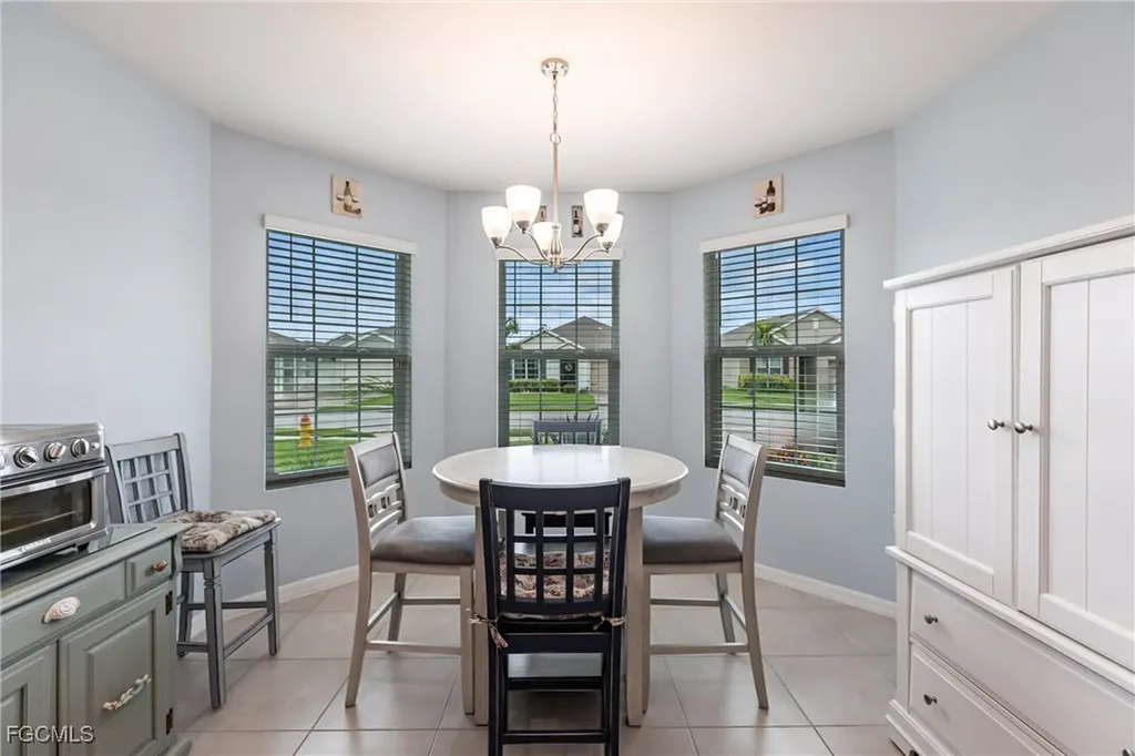 3313 Acapulco Circle Cape Coral FL 33909