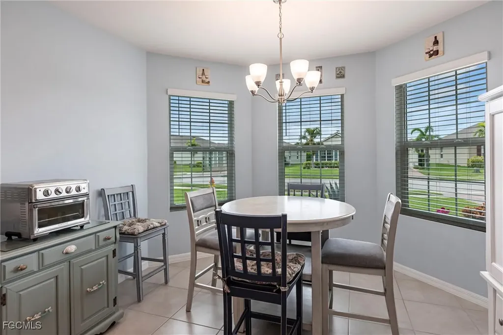 3313 Acapulco Circle Cape Coral FL 33909