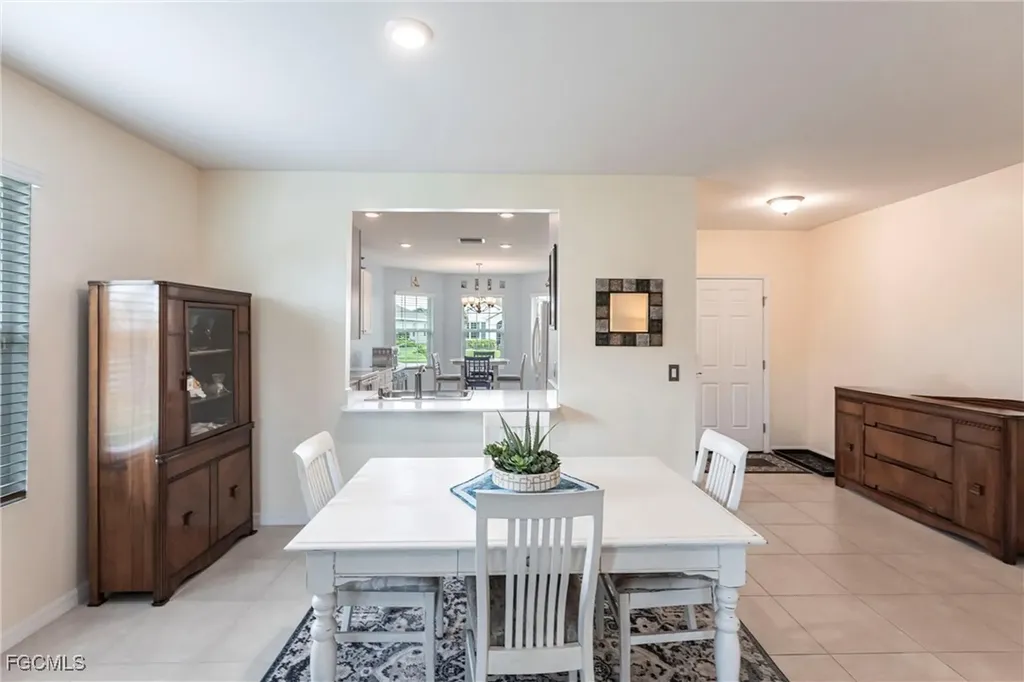 3313 Acapulco Circle Cape Coral FL 33909