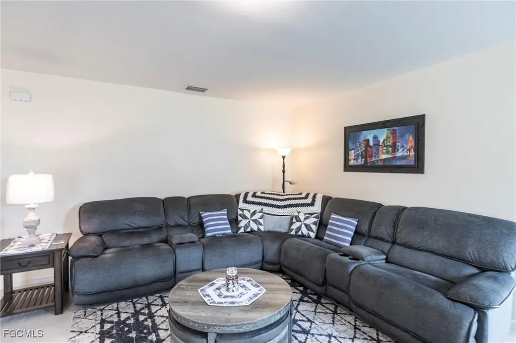 3313 Acapulco Circle Cape Coral FL 33909