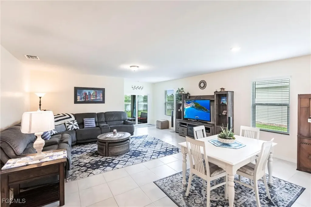 3313 Acapulco Circle Cape Coral FL 33909