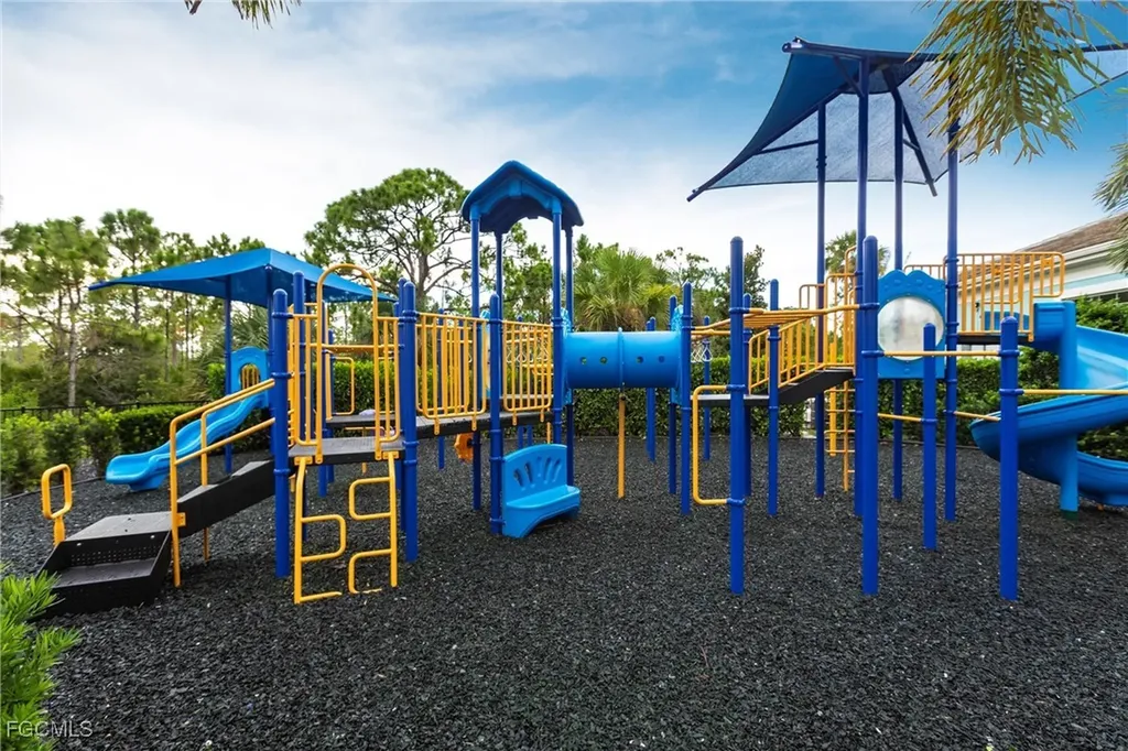 3313 Acapulco Circle Cape Coral FL 33909