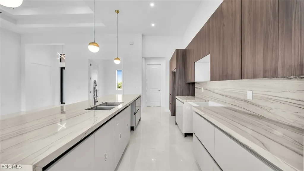 1717 NW 2nd Street Cape Coral FL 33993