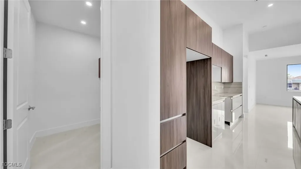 1717 NW 2nd Street Cape Coral FL 33993