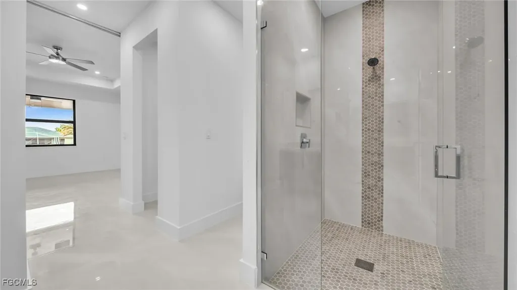 1717 NW 2nd Street Cape Coral FL 33993