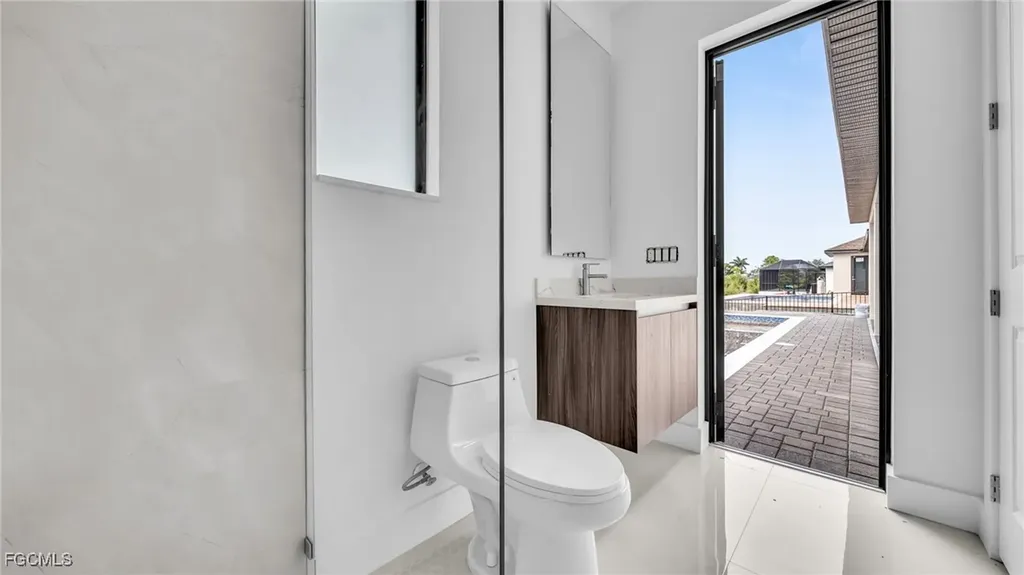 1717 NW 2nd Street Cape Coral FL 33993