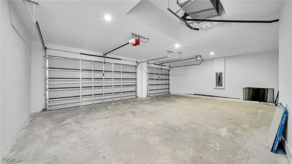 1717 NW 2nd Street Cape Coral FL 33993