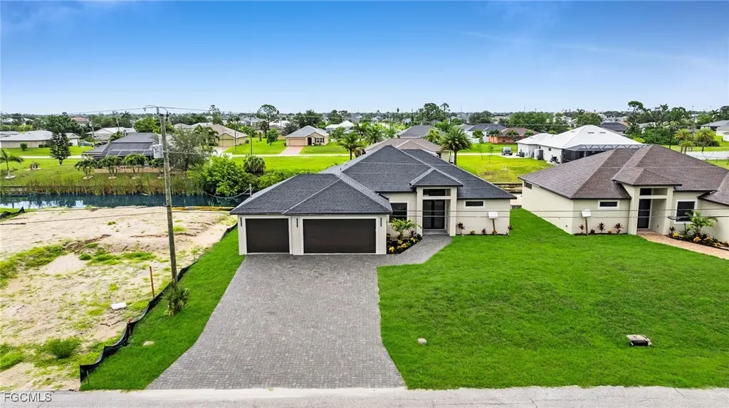 1717 NW 2nd Street Cape Coral FL 33993